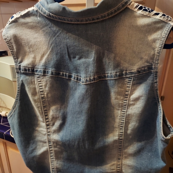 Top - Picture 4 of 4